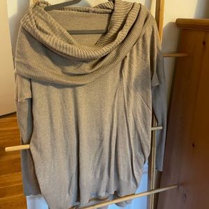 VS Kiss of Cashmere sweater size M